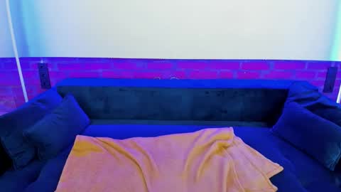 Milla online show from 11/11/25, 06:57