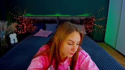 Milla online show from 11/14/25, 07:18