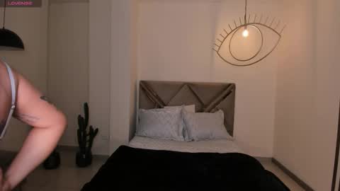 Mila online show from 09/11/25, 02:00