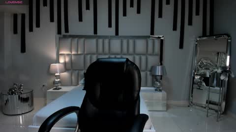 Mila online show from 02/17/26, 02:08