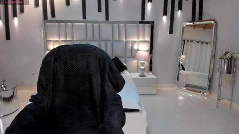 Mila online show from 04/28/26, 03:00