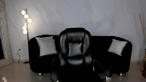 Mila online show from 04/29/26, 02:59