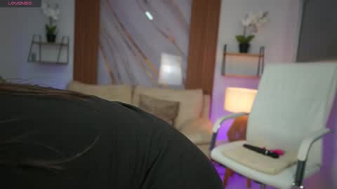 milacrave online show from 10/01/25, 11:38