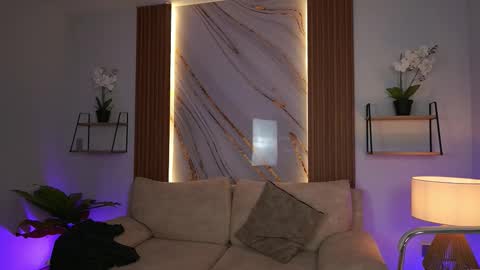 milacrave online show from 12/04/25, 11:41