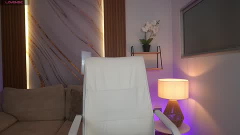 milacrave online show from 12/17/25, 11:38