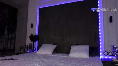 Snapshot of miladenver chatting on 02/23/25, 11:44 Mila online show from 02/23/25, 11:44