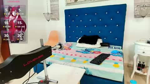 Snapshot of miladiosa chatting on 10/15/25, 12:05 miladiosa online show from 10/15/25, 12:05