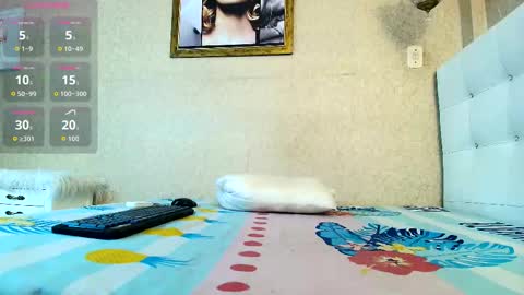 Snapshot of miladiosa chatting on 11/14/25, 12:15 miladiosa online show from 11/14/25, 12:15