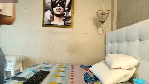 Snapshot of miladiosa chatting on 11/28/25, 12:41 miladiosa online show from 11/28/25, 12:41