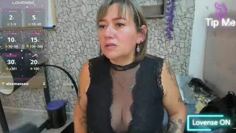 Miladys Lopez online show from 05/13/26, 06:49