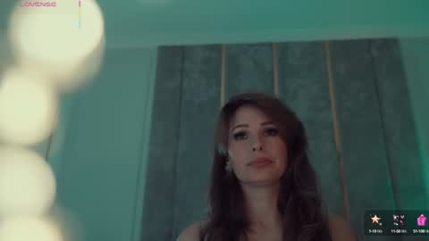        online show from 10/10/25, 04:28