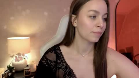 Mila Fleur online show from 12/16/25, 03:06