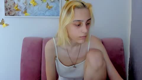 MilaGlow online show from 01/16/26, 02:43