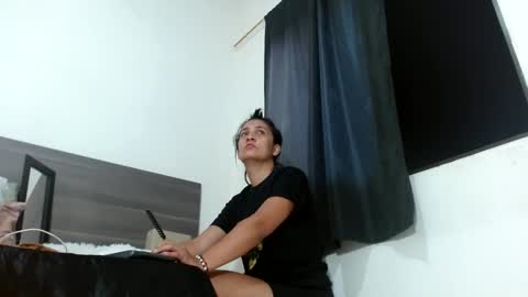 mila online show from 01/12/25, 09:51