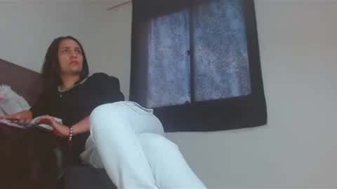 mila online show from 01/28/25, 03:57