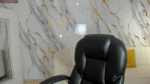 Snapshot of milalawrence_ chatting on 06/15/26, 07:16 Mila online show from 06/15/26, 07:16