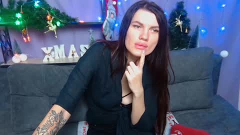 Snapshot of milaloona chatting on 12/21/24, 09:23 Milaloona online show from 12/21/24, 09:23