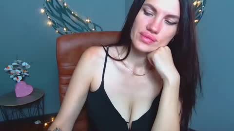 Snapshot of milaloona chatting on 07/11/26, 06:27 Milaloona online show from 07/11/26, 06:27