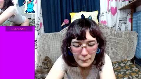 Snapshot of milalunala chatting on 09/18/25, 06:32 Mila-Lunala online show from 09/18/25, 06:32