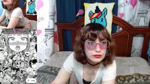 Snapshot of milalunala chatting on 10/15/25, 06:19 Mila-Lunala online show from 10/15/25, 06:19