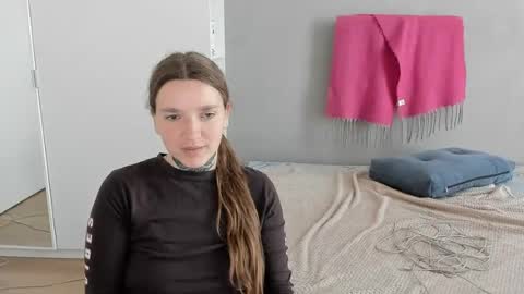 milamoll673 online show from 06/04/26, 01:39