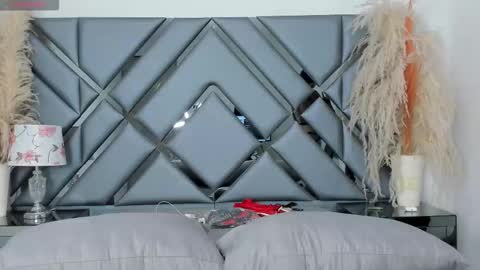 milan_lewiss online show from 11/26/25, 01:01