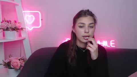 Snapshot of milanaangelas chatting on 03/01/25, 05:42 milanaangelas online show from 03/01/25, 05:42