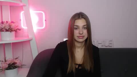 Snapshot of milanaangelas chatting on 10/13/25, 08:42 milanaangelas online show from 10/13/25, 08:42