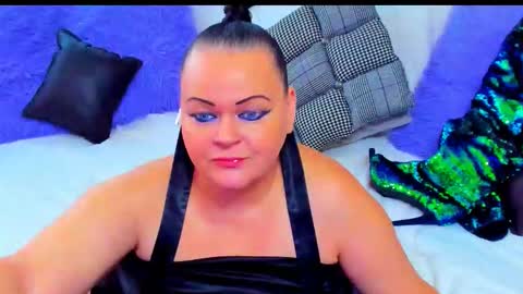 Lana online show from 11/28/25, 08:50