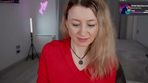 Snapshot of milanacamgirl chatting on 03/22/26, 05:22 Milana online show from 03/22/26, 05:22