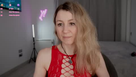 Snapshot of milanacamgirl chatting on 04/08/26, 05:46 Milana online show from 04/08/26, 05:46