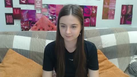 Snapshot of milanaroz chatting on 06/27/26, 12:44 milanaroz online show from 06/27/26, 12:44