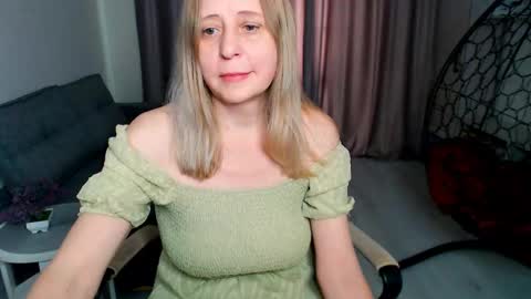 Snapshot of milanav chatting on 03/08/26, 06:28 Milena online show from 03/08/26, 06:28