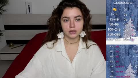 Snapshot of milania_hot_foxy chatting on 12/10/24, 10:17 Mila online show from 12/10/24, 10:17