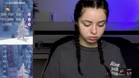 Snapshot of milania_hot_foxy chatting on 01/24/25, 12:10 Mila online show from 01/24/25, 12:10