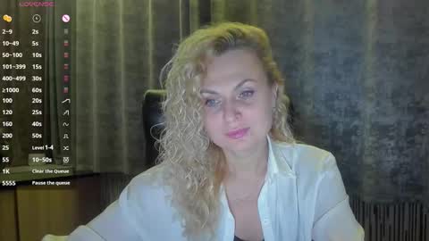 milanna_x online show from 09/15/25, 10:10