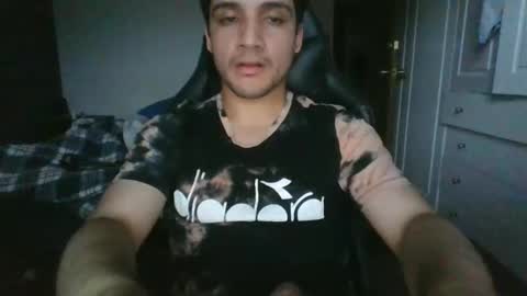 Snapshot of milanovalentine chatting on 12/04/25, 11:13 milanovalentine online show from 12/04/25, 11:13