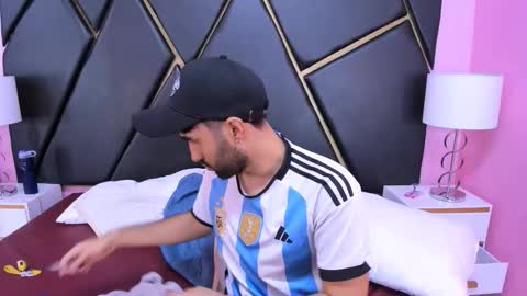 milanzaire online show from 11/16/25, 08:36