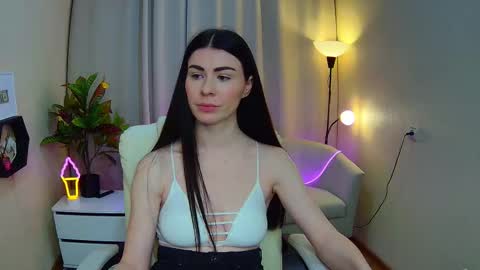 Snapshot of milasecretsss chatting on 03/16/26, 12:31 milasecretsss online show from 03/16/26, 12:31