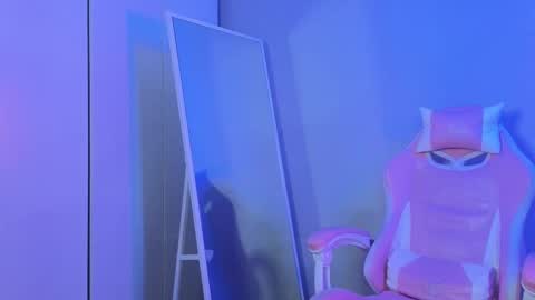 Mila online show from 03/11/25, 11:55