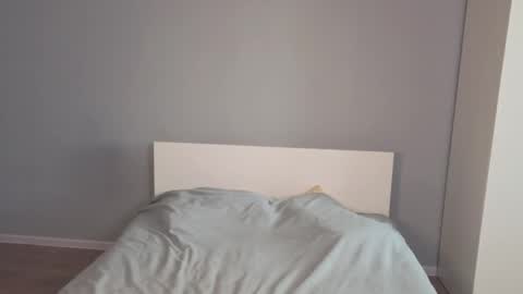 Mila online show from 09/20/25, 06:58