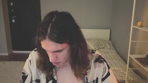 Mila online show from 05/18/26, 04:02