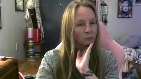 Mila online show from 04/24/26, 06:43