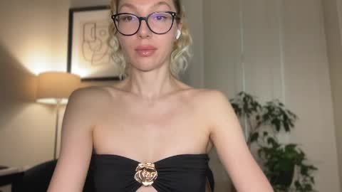 Mila online show from 05/13/26, 12:57