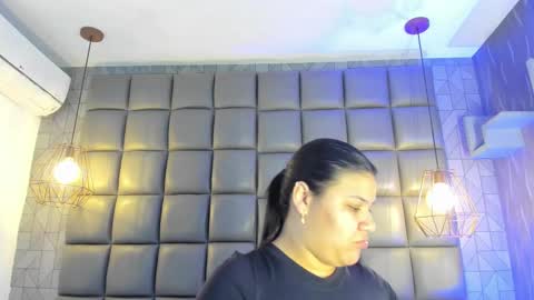 Milena  online show from 09/21/25, 03:30