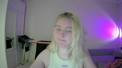 Milena new nonude shy blonde natural online show from 04/30/26, 08:26