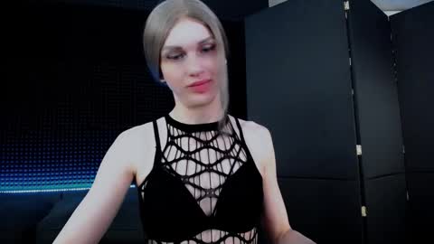 Snapshot of milena_hardy chatting on 10/02/25, 04:41 Milena Hardy online show from 10/02/25, 04:41