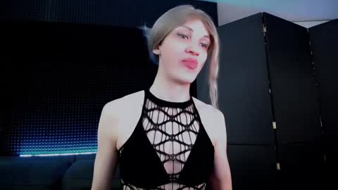 Snapshot of milena_hardy chatting on 10/20/25, 03:51 Milena Hardy online show from 10/20/25, 03:51