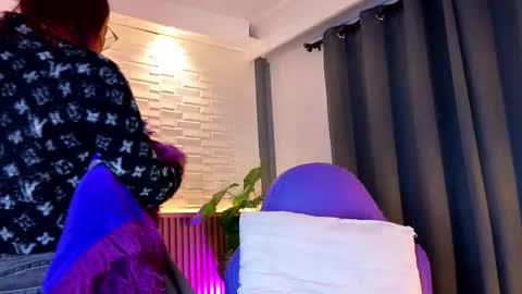 milena_lawson online show from 10/24/25, 11:17
