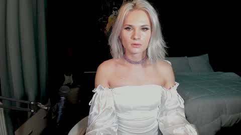 Milena online show from 12/10/24, 04:27